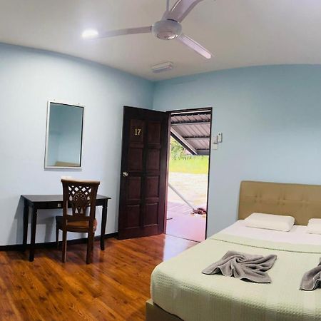 Sukau Backpackers B&B Luaran gambar