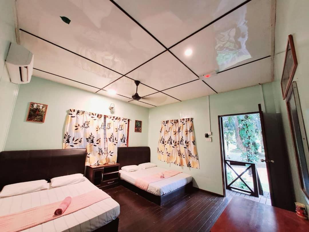 Sukau Backpackers B&B Luaran gambar