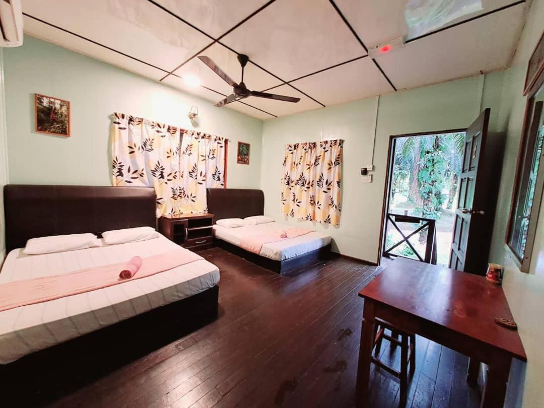 Sukau Backpackers B&B Luaran gambar